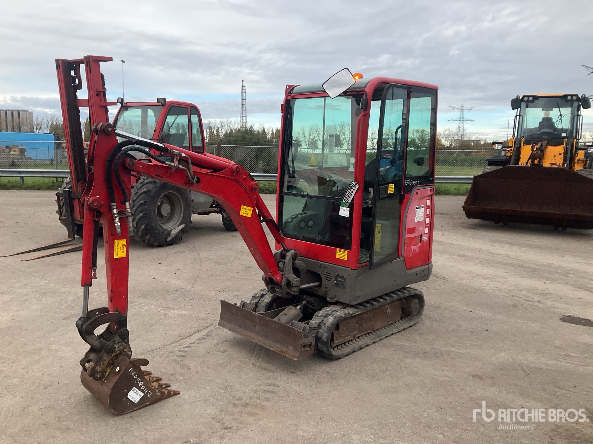 General Appearance with Picture, Left Front Corner