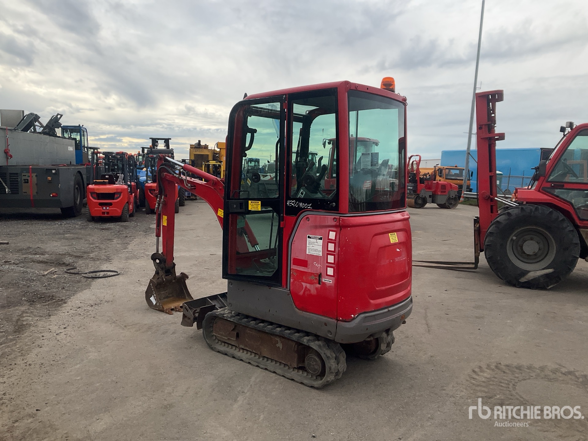 General Appearance with Picture, Left Rear Corner