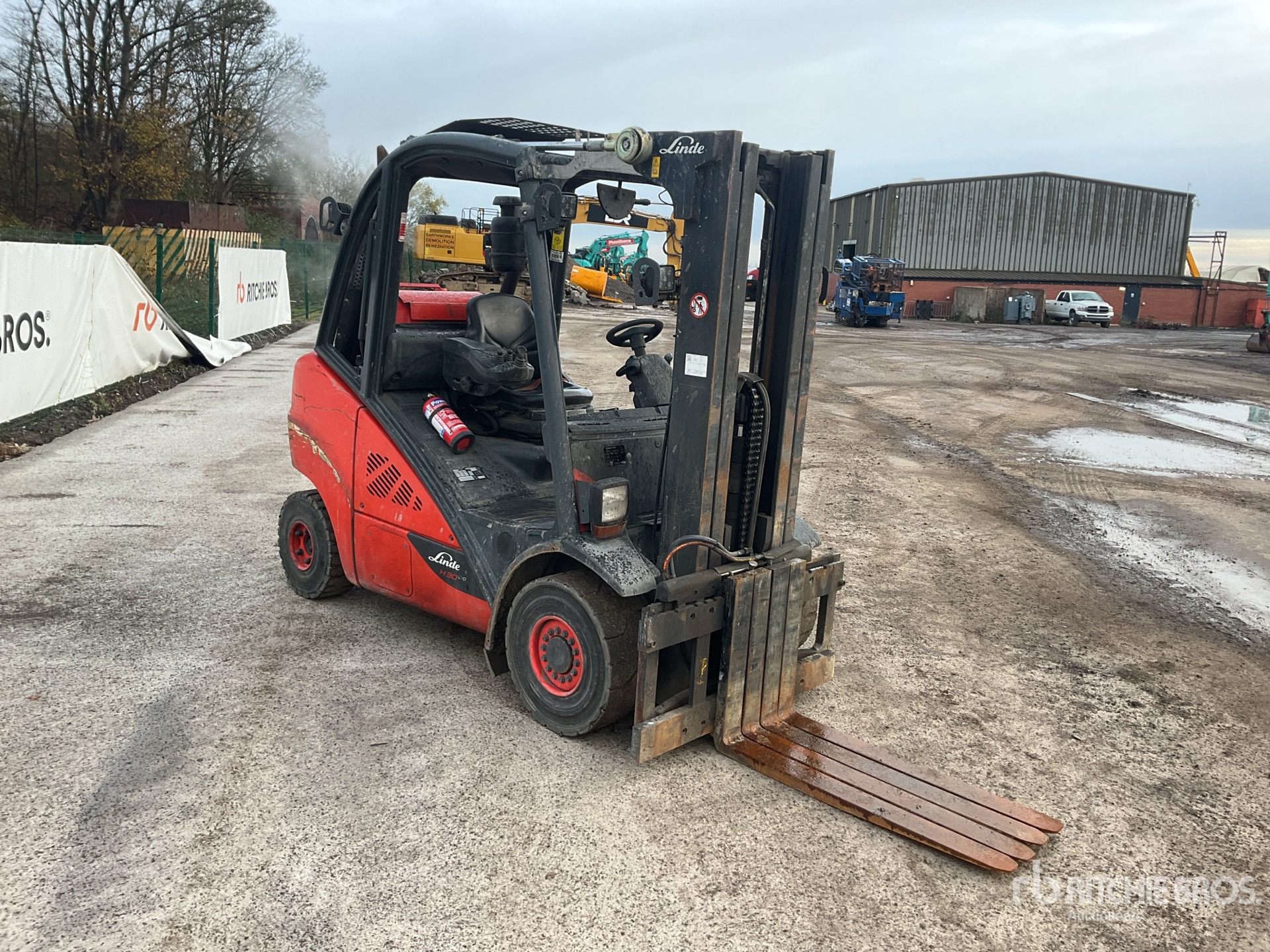 General Appearance with Bild, Ecke vorne rechts