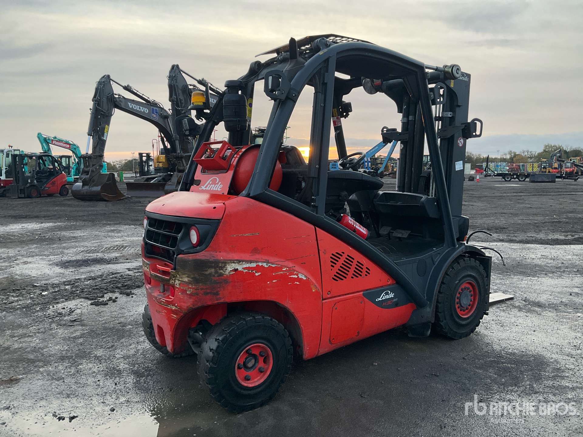 General Appearance with Imagen: esquina trasera derecha