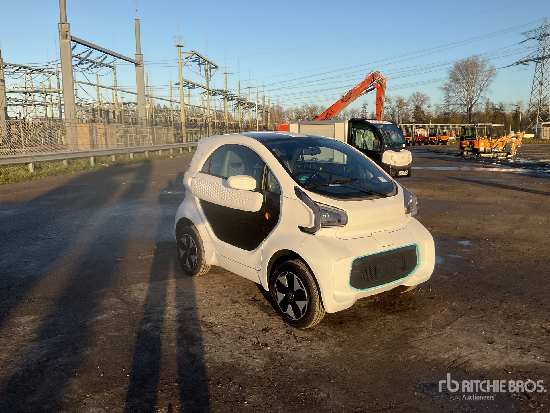 General Appearance with Picture, Right Front Corner