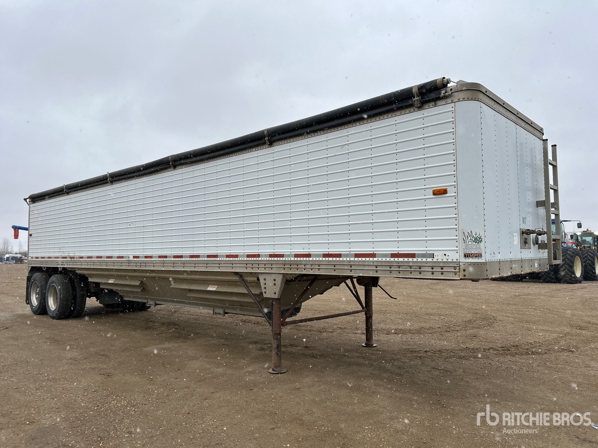 General Appearance with Image, coin avant droit