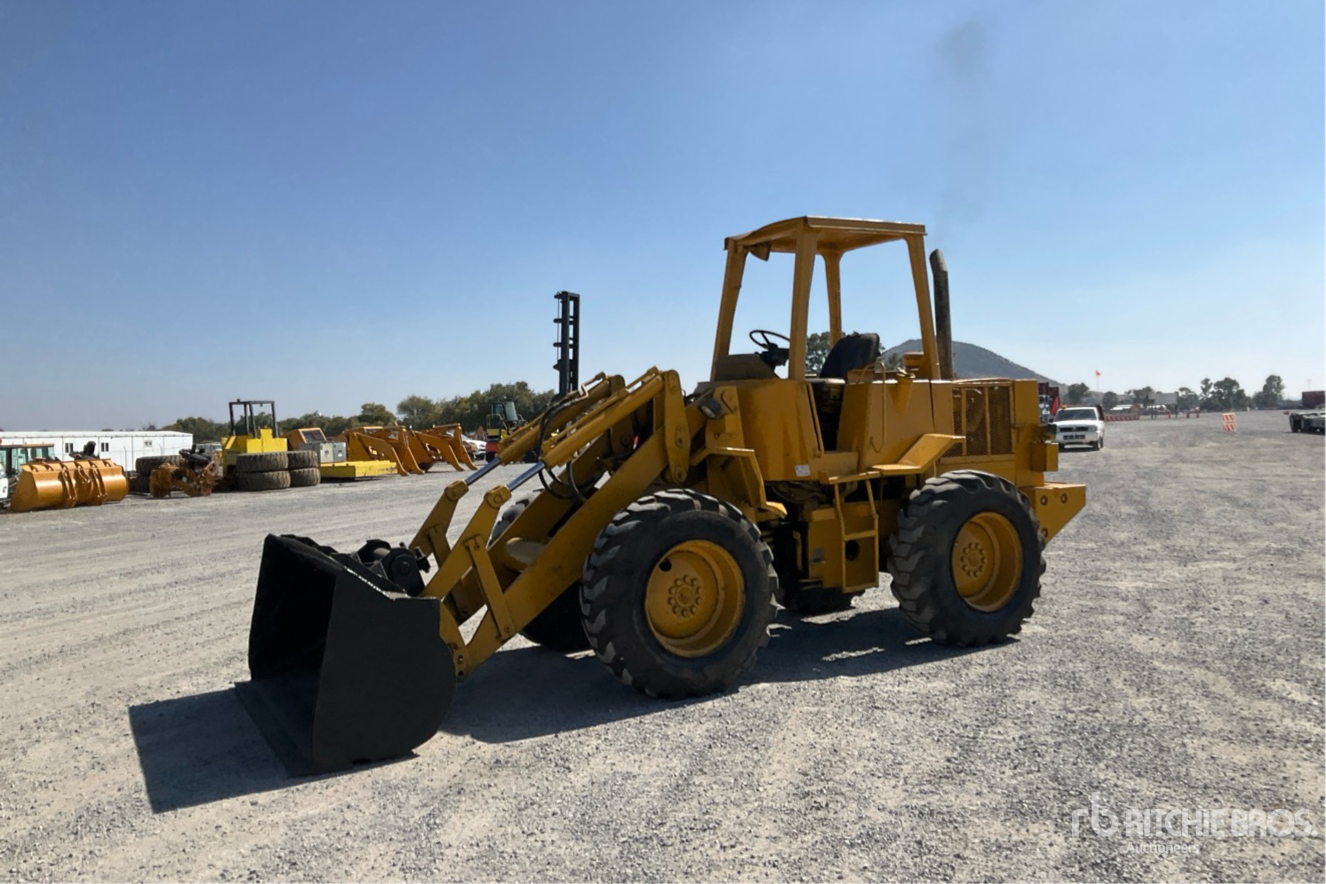 General Appearance with Picture, Left Front Corner