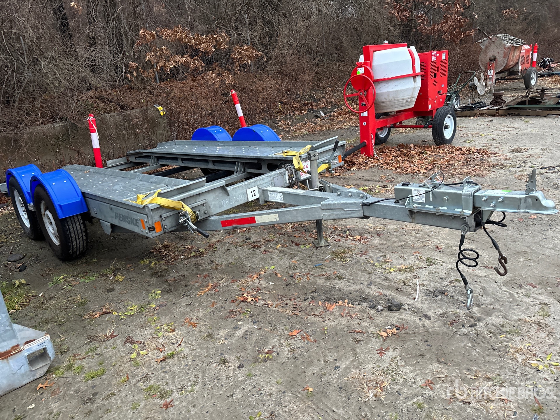 General Appearance with Bild, Ecke vorne rechts