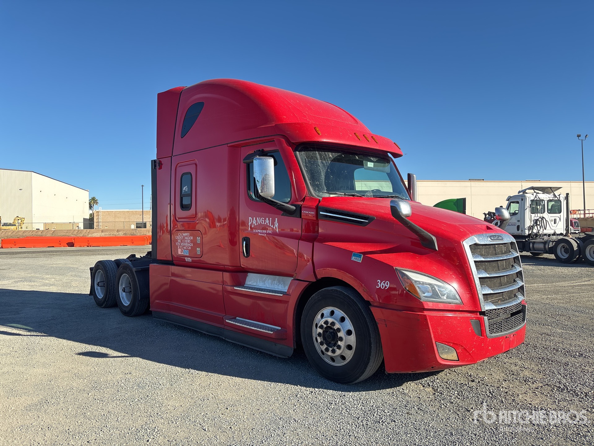 General Appearance with Foto, angolo anteriore destro