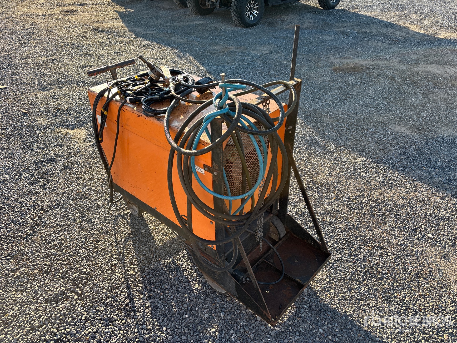 General Appearance with Bild, Ecke hinten links