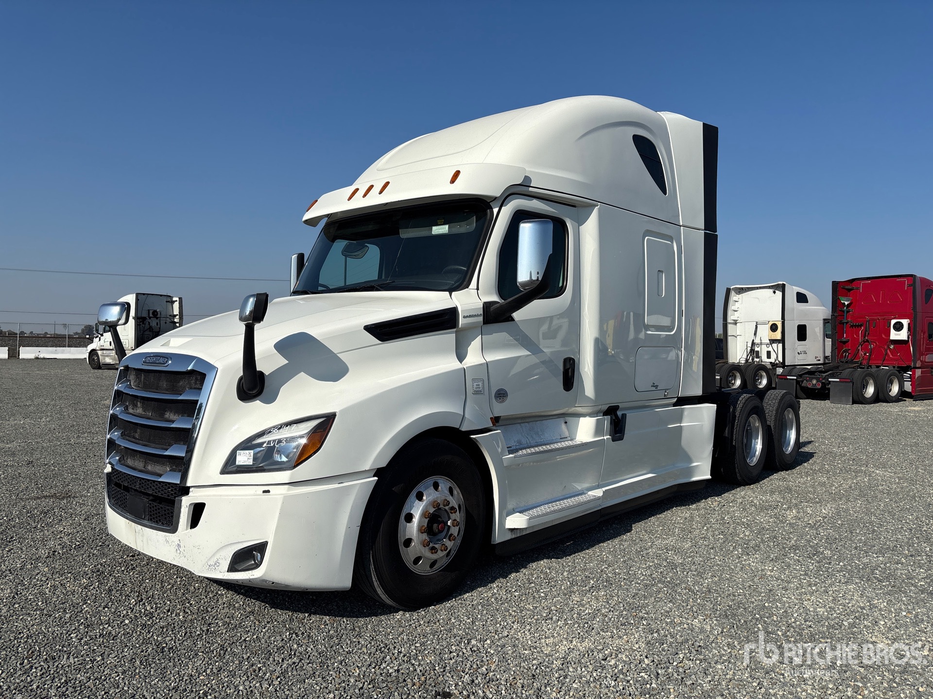 General Appearance with Foto, angolo anteriore sinistro