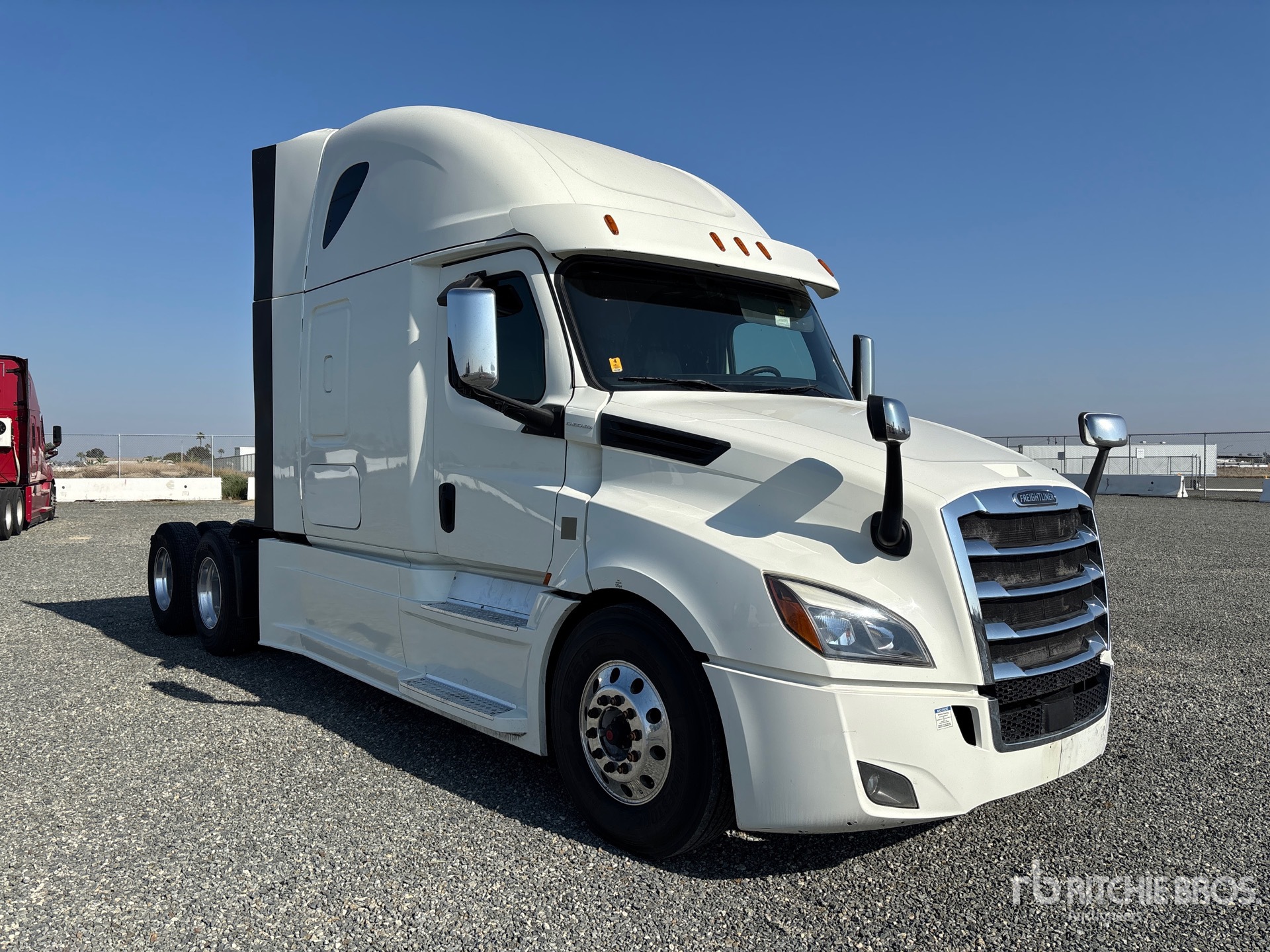 General Appearance with Foto, angolo anteriore destro