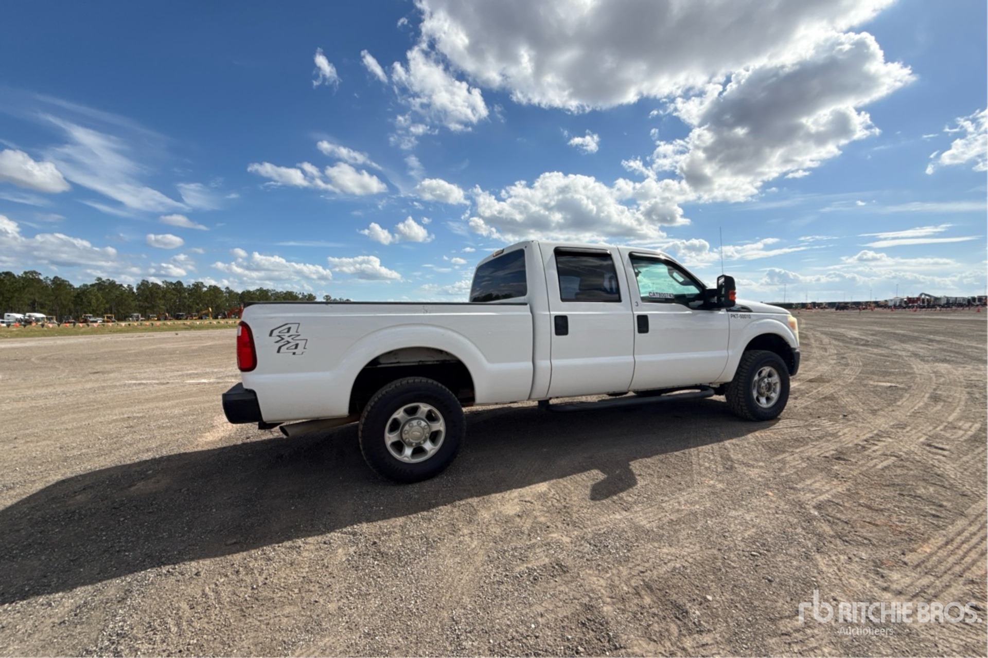 General Appearance with Imagen: esquina trasera derecha