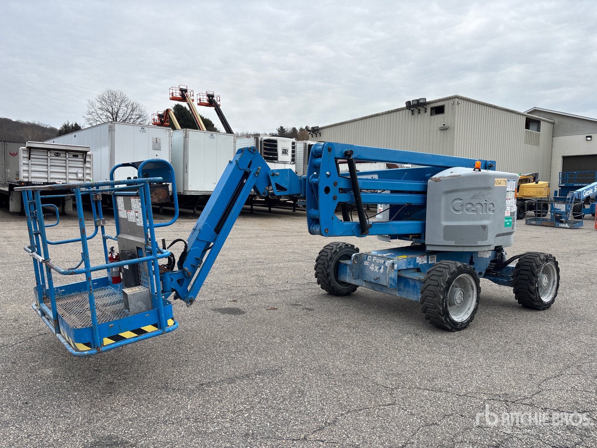 General Appearance with Featured Photo