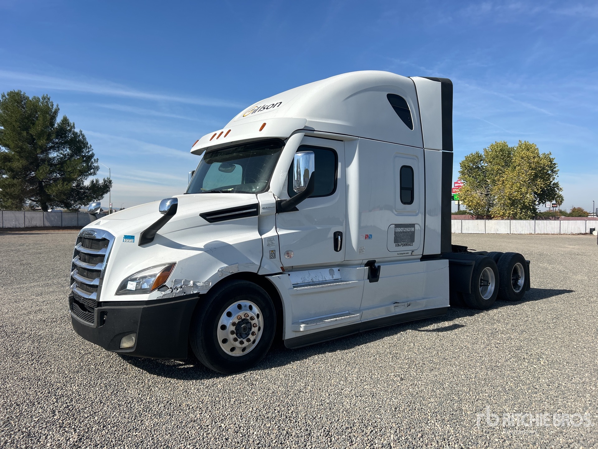 General Appearance with Foto, angolo anteriore sinistro