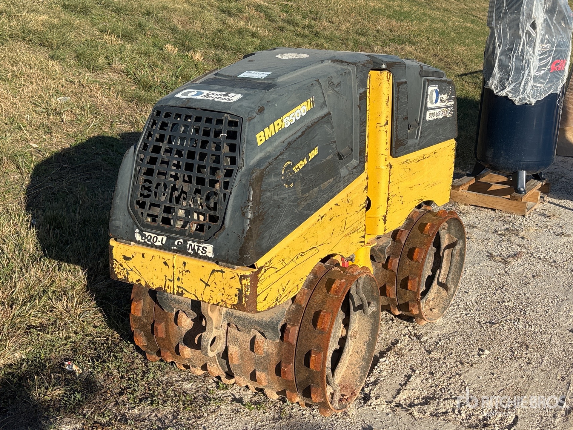 General Appearance with Picture, Left Front Corner