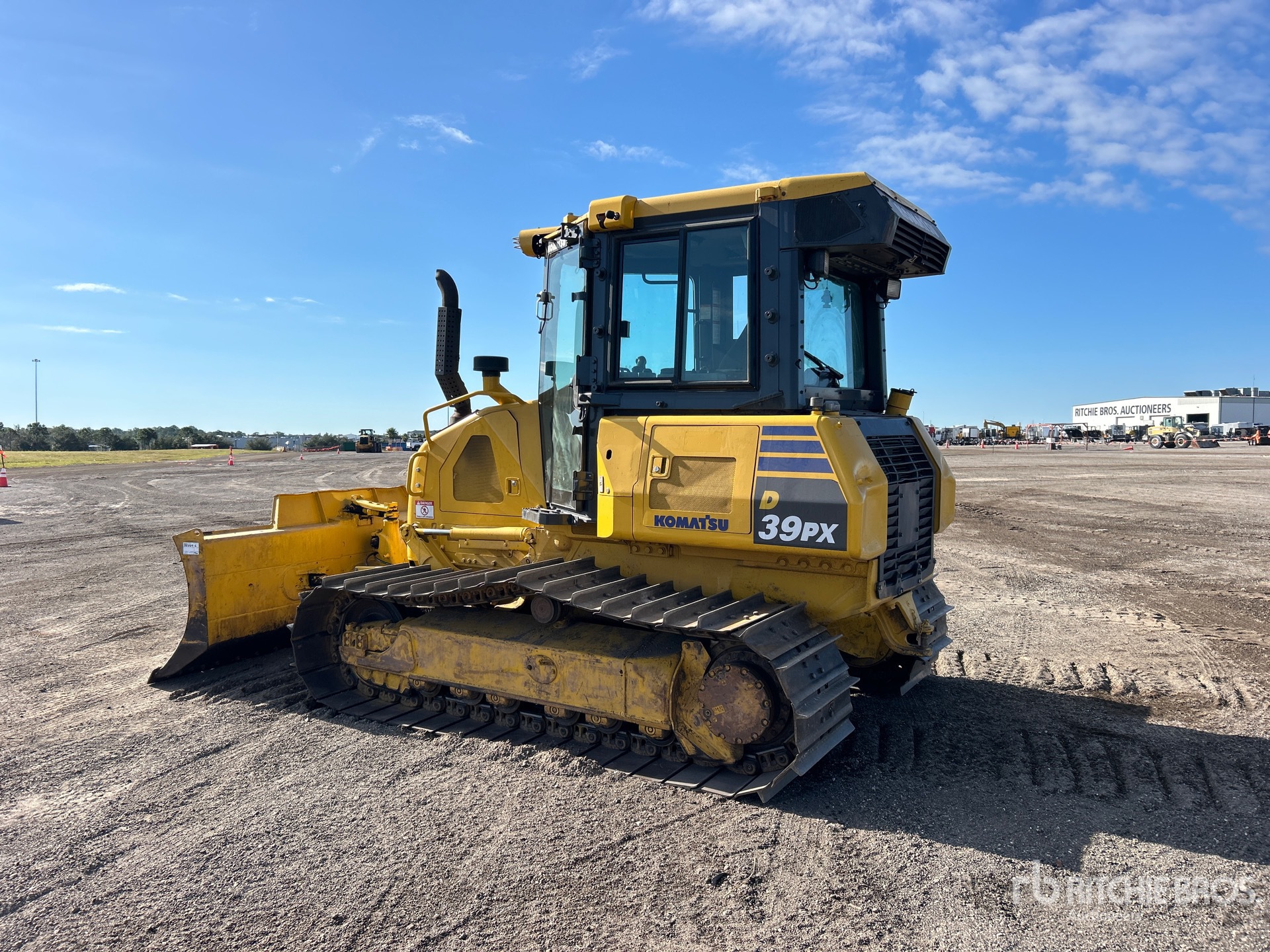 General Appearance with Bild, Ecke hinten links