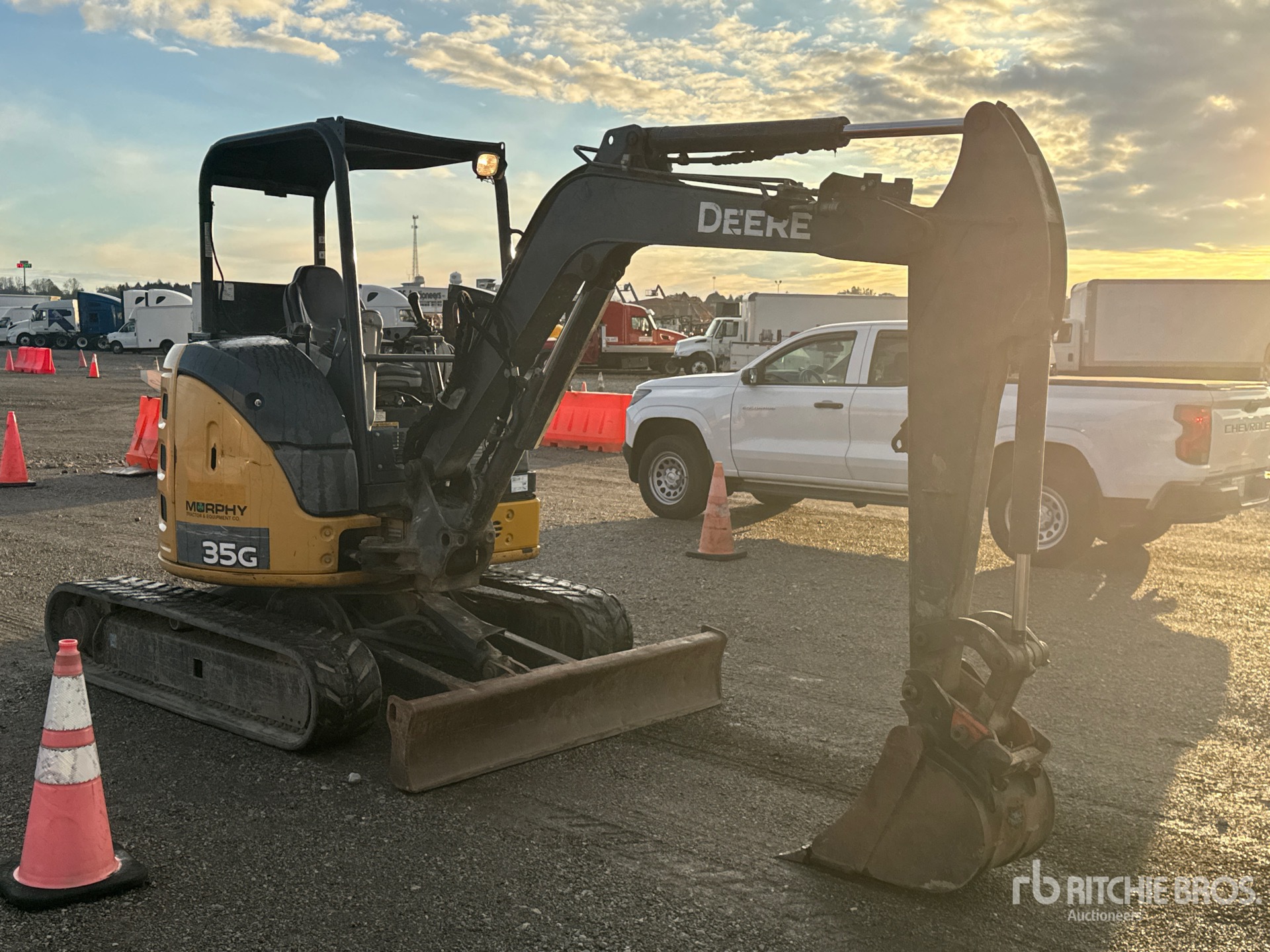 General Appearance with Picture, Right Front Corner