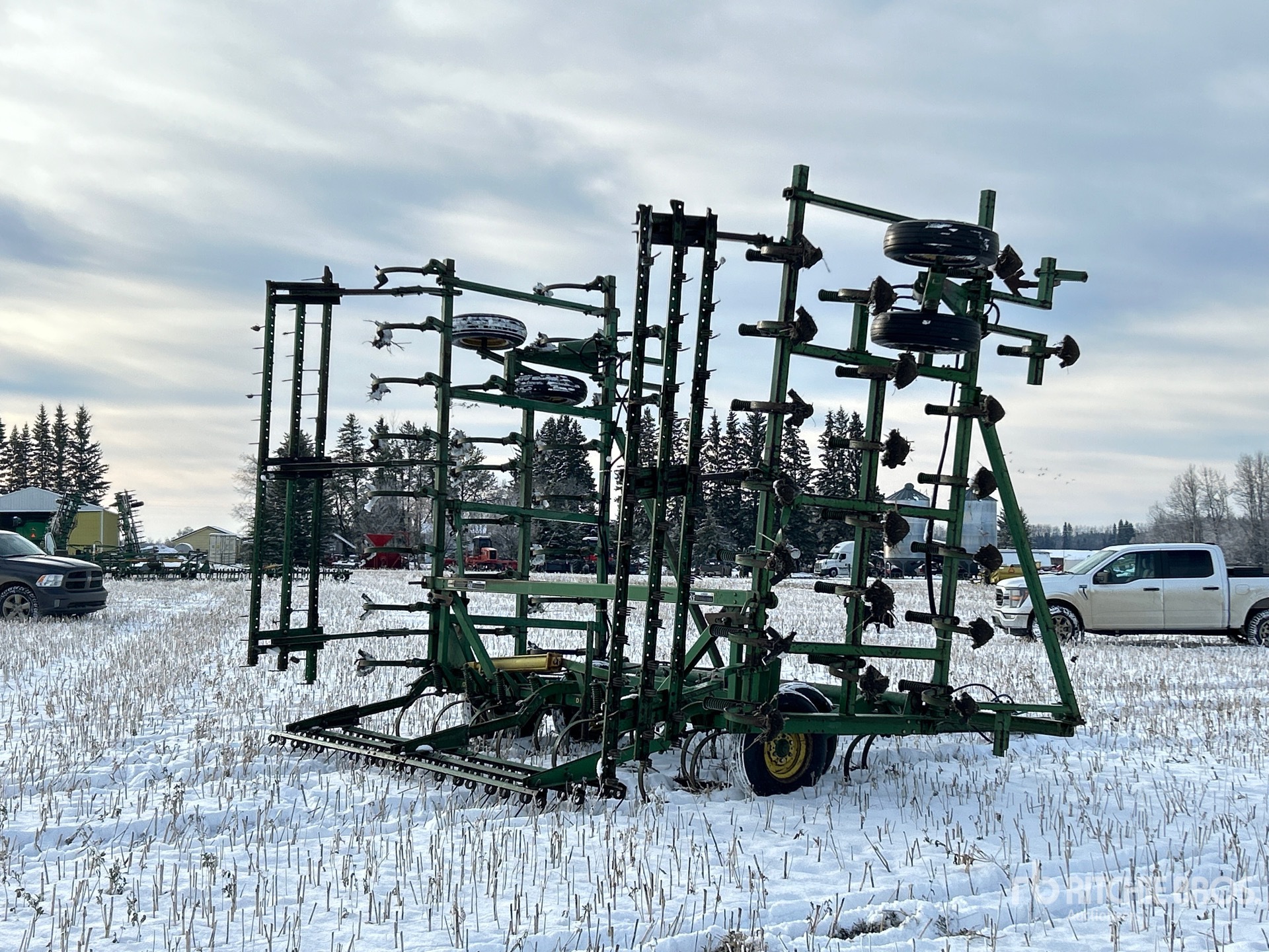 General Appearance with Foto, angolo anteriore sinistro