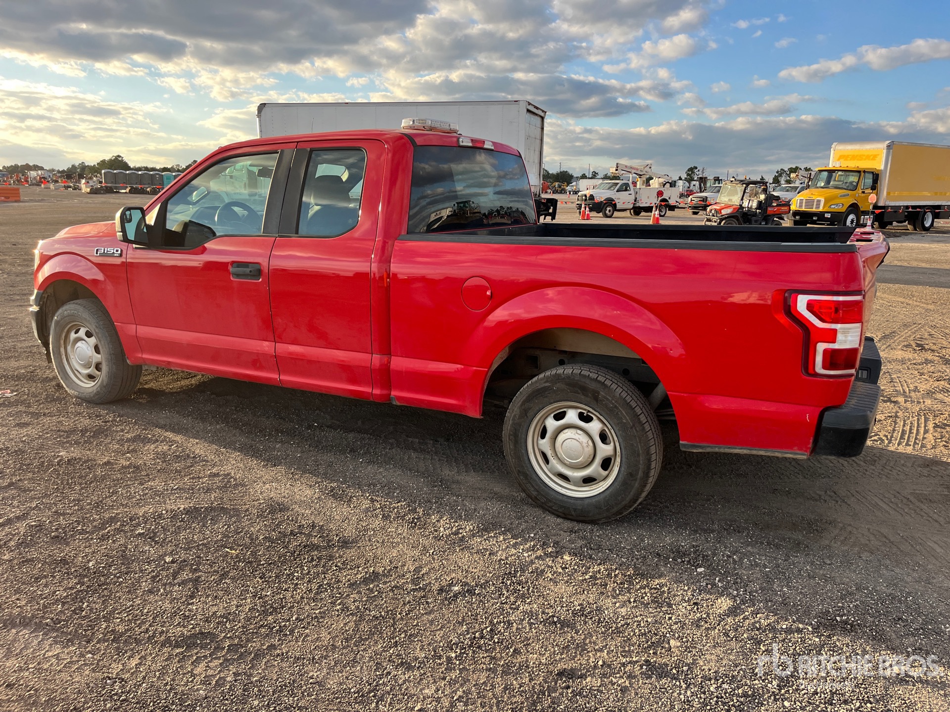 General Appearance with Bild, Ecke hinten links