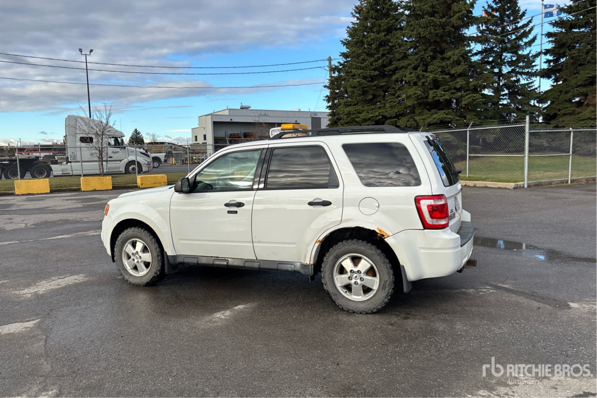 General Appearance with Picture, Left Rear Corner