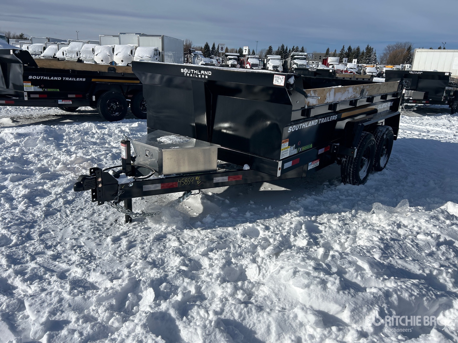 General Appearance with Bild, Ecke vorne links