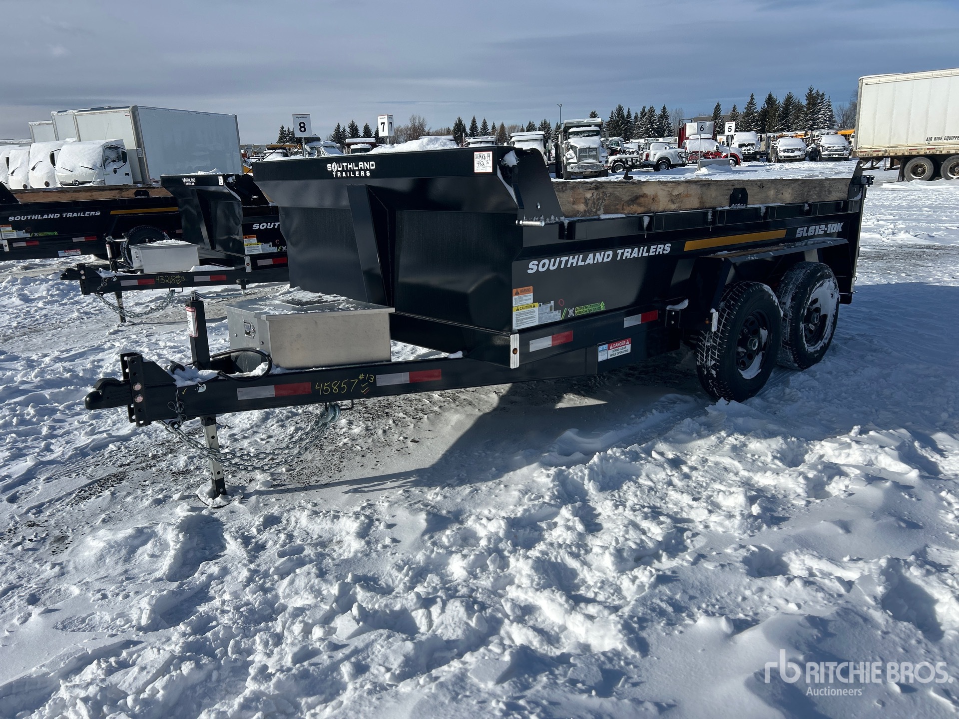 General Appearance with Bild, Ecke vorne links