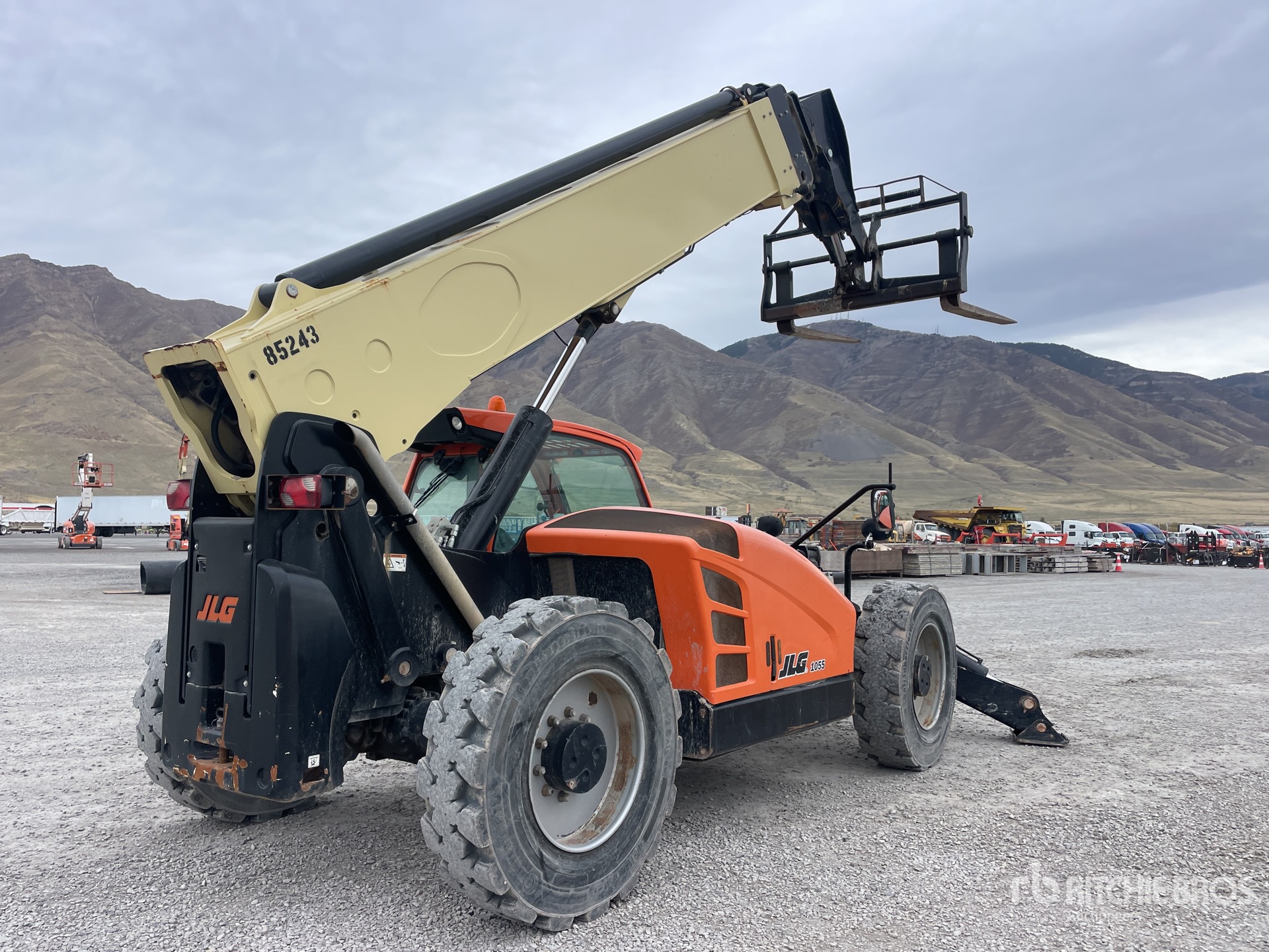 Aspect général with Image, coin arrière droit