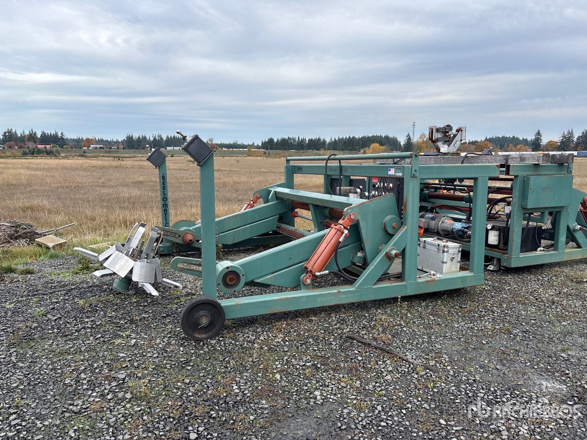 General Appearance with Featured Photo