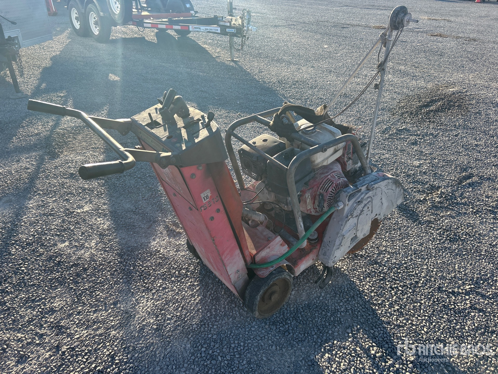 Aspect général with Image, coin arrière droit