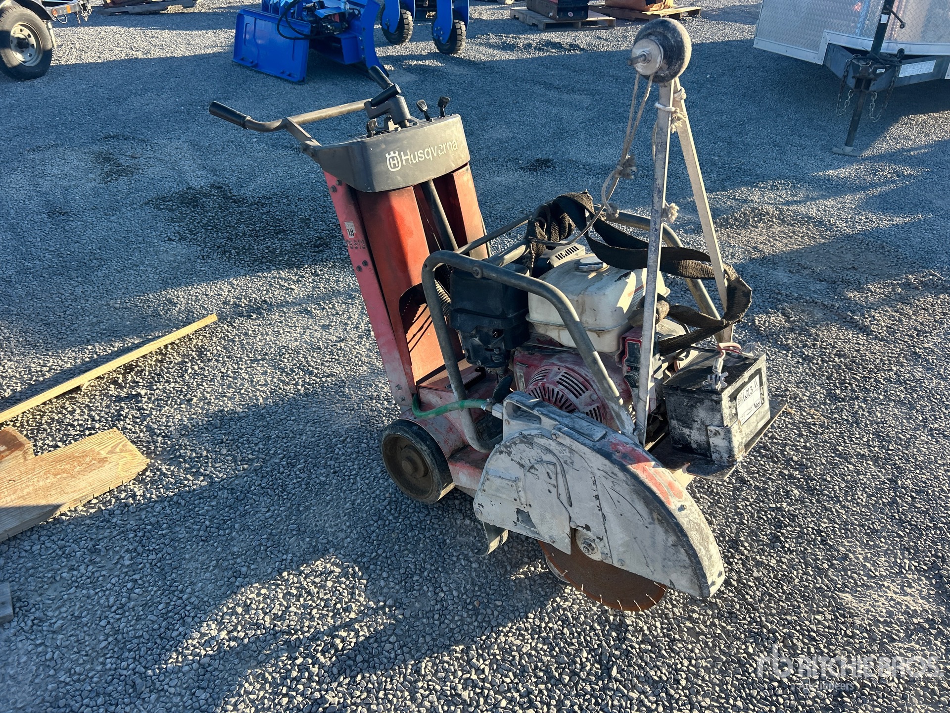 Aspect général with Image, coin avant droit