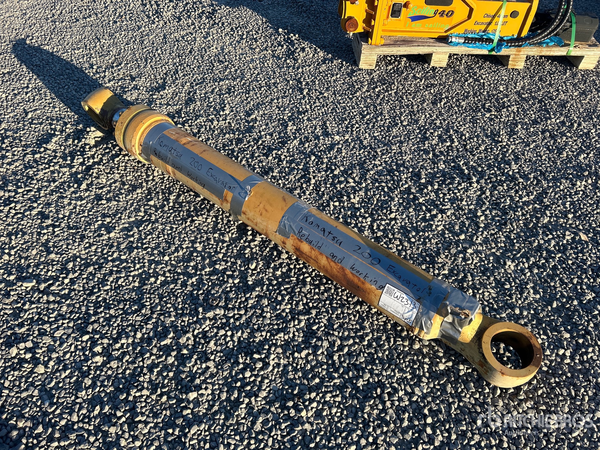 General Appearance with Foto, angolo posteriore sinistro