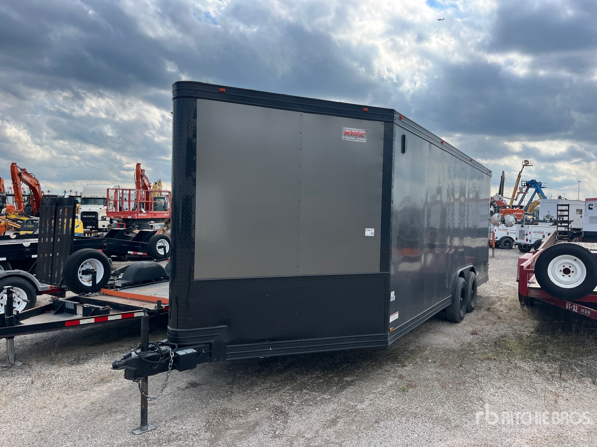 General Appearance with Bild, Ecke vorne links