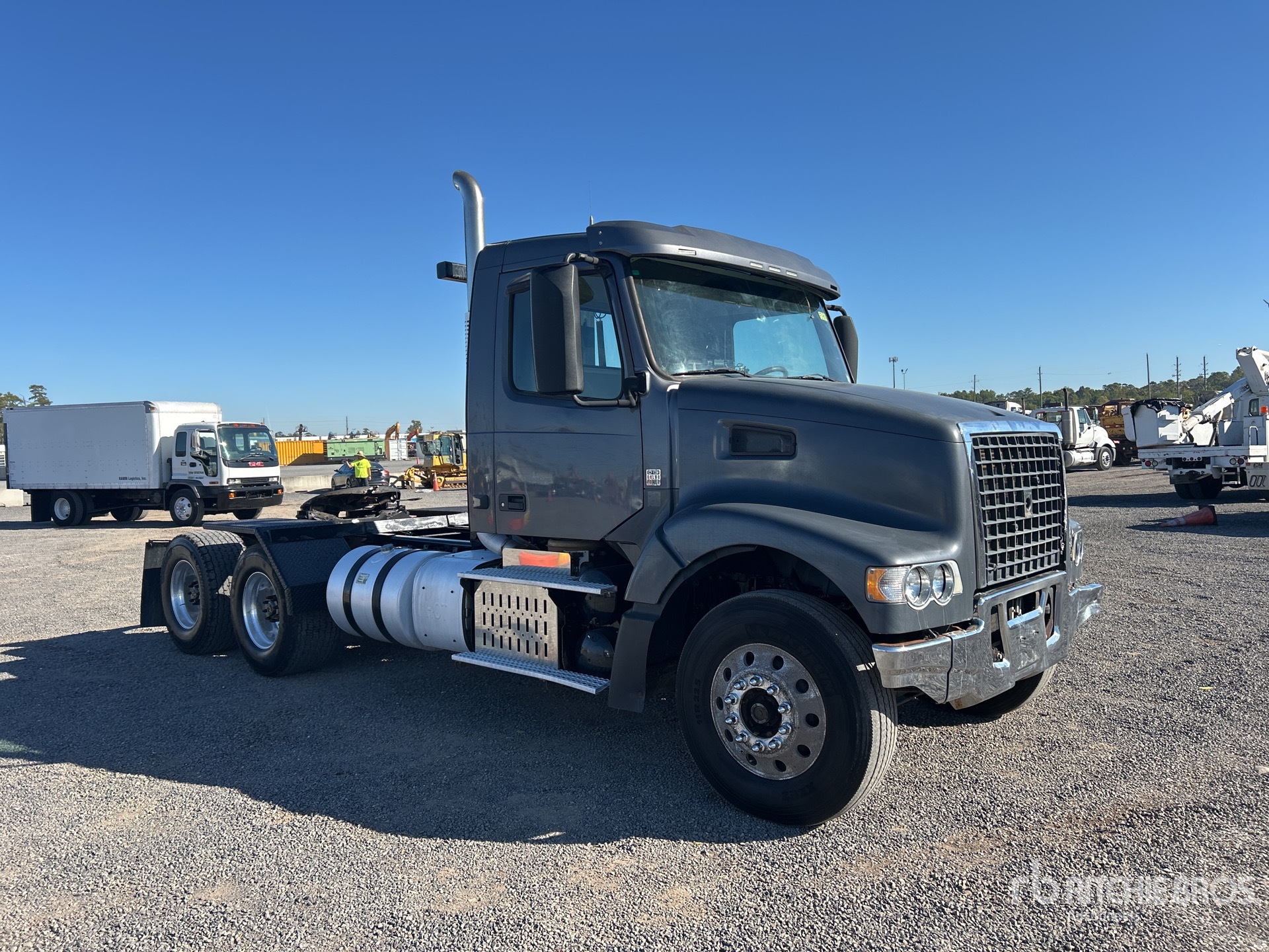 Aspect général with Image, coin avant droit