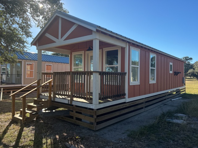 Vaughan Seabreeze 45 ft x 12 ft Portable T/A Tiny Home