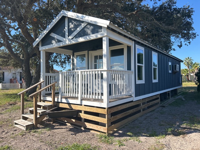 Vaughan Seabreeze 45 ft x 12 ft Portable Quad/A Tiny Home