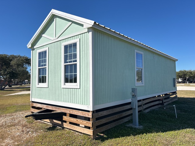 Vaughan Driftwood 35 ft x 13 ft Portable T/A Tiny Home