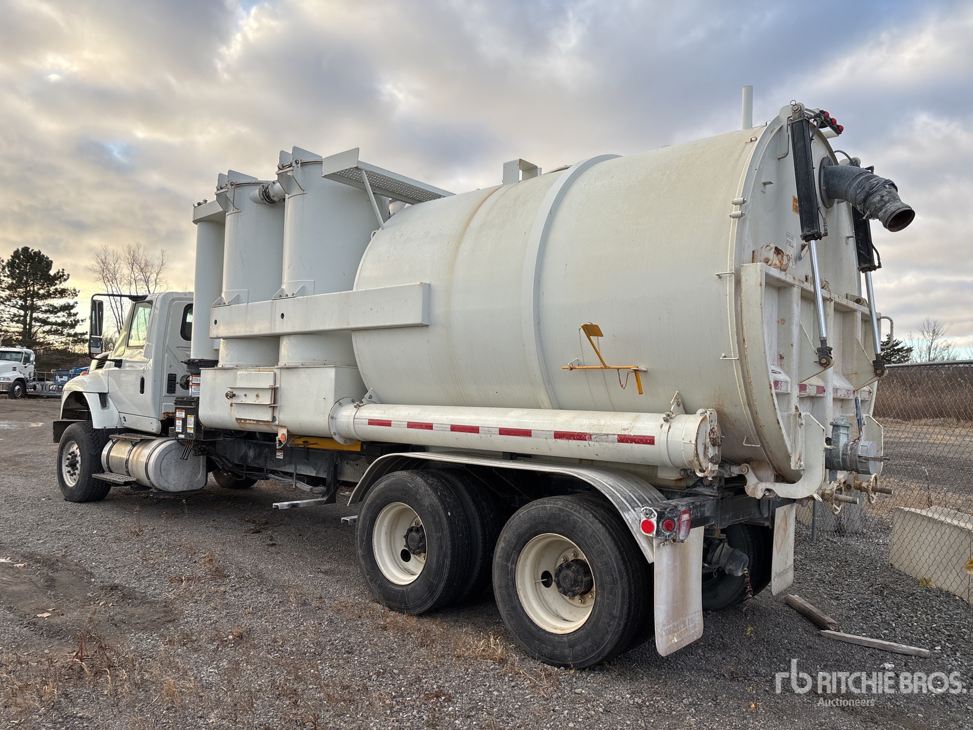 General Appearance with Bild, Ecke hinten links