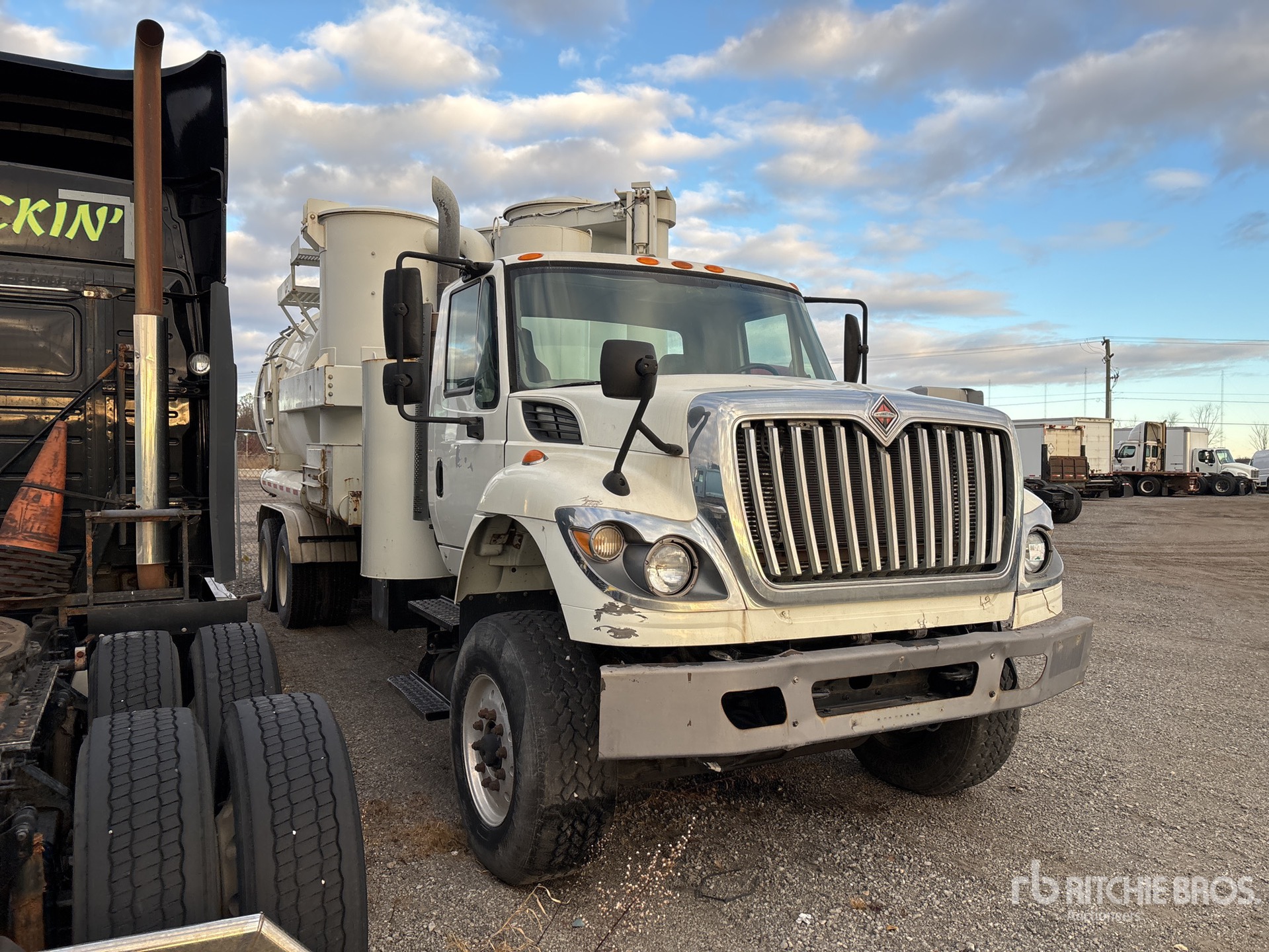 General Appearance with Bild, Ecke hinten rechts