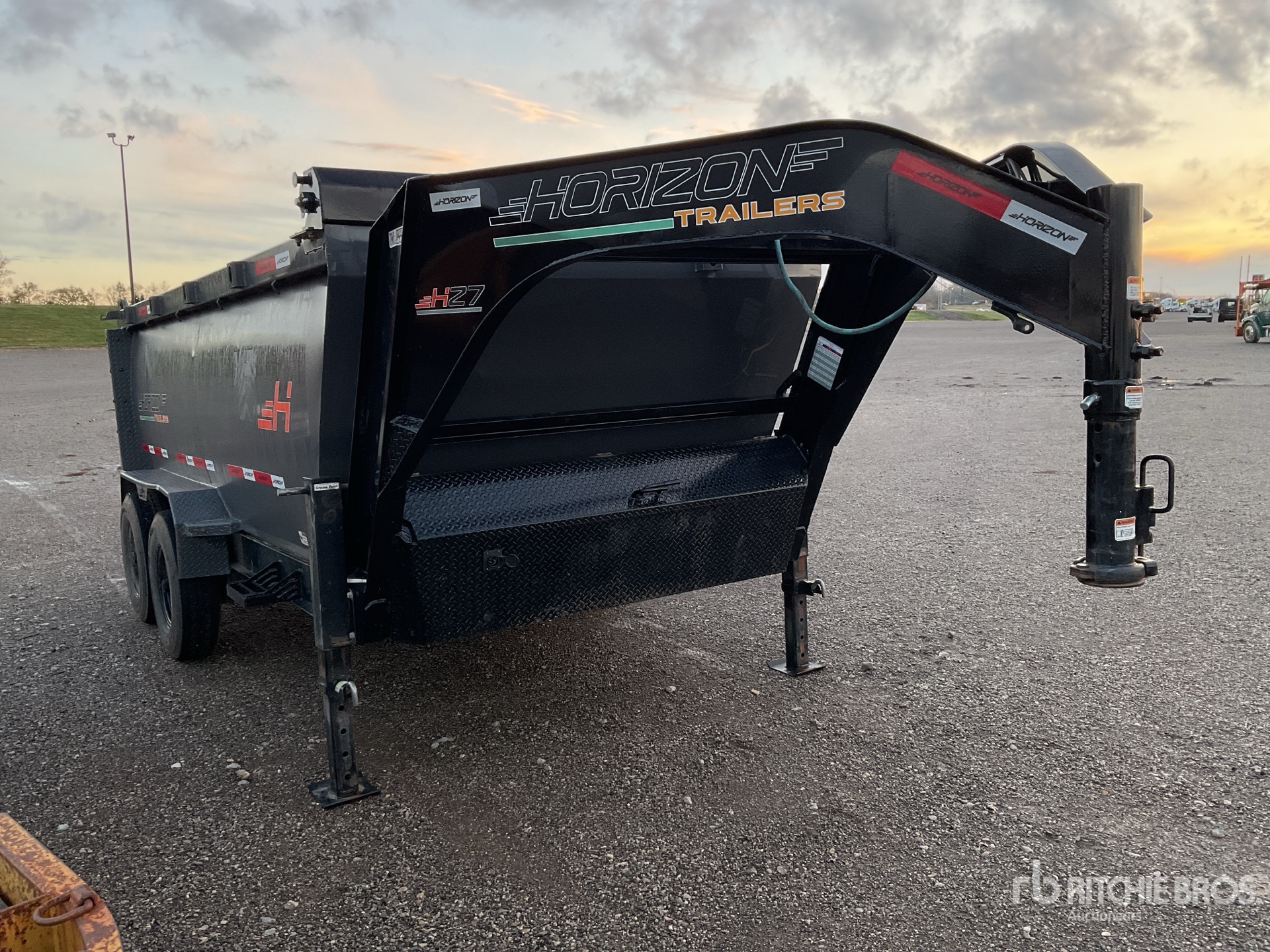 General Appearance with Foto, angolo anteriore destro