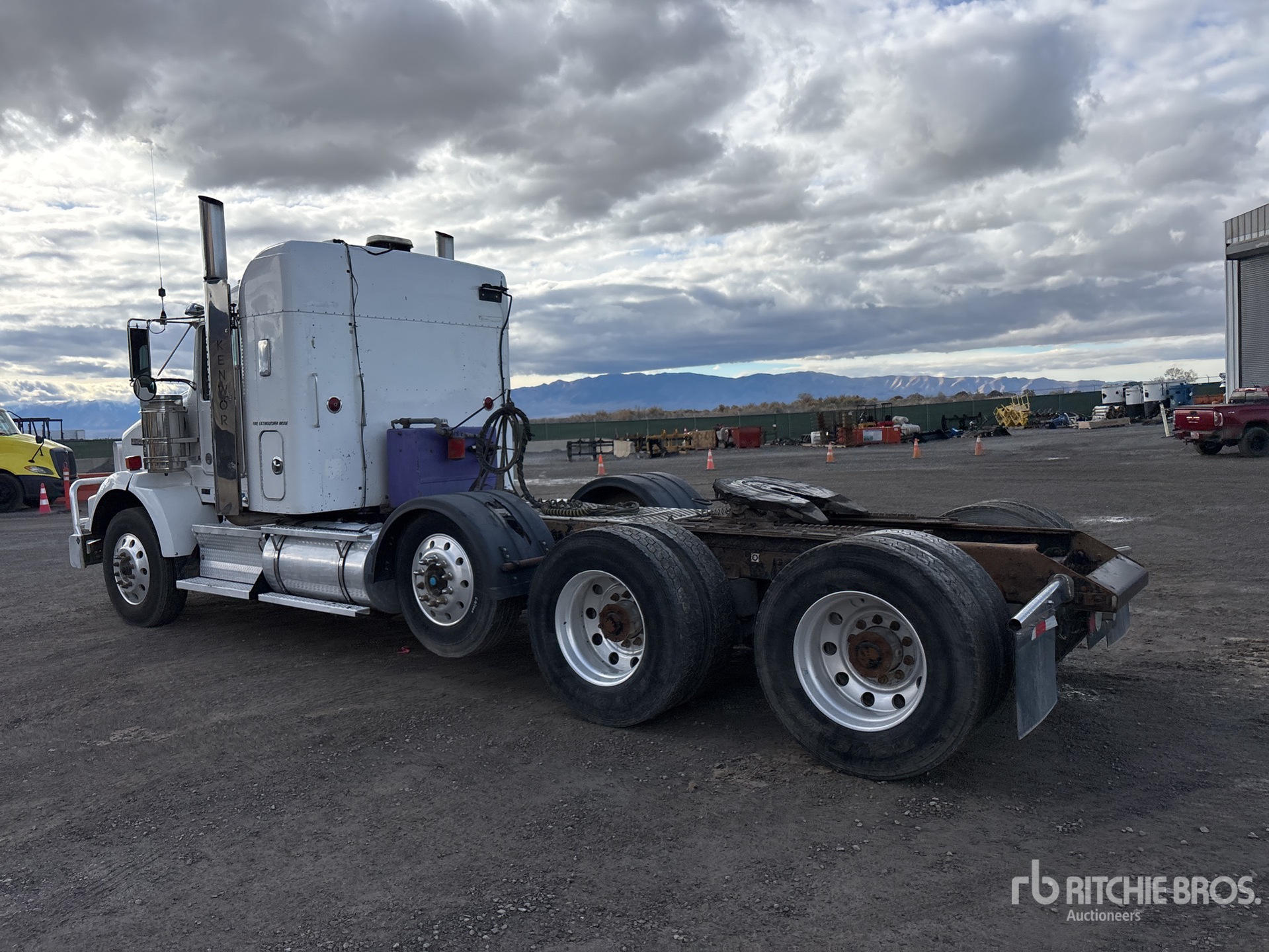 General Appearance with Imagen: esquina trasera izquierda