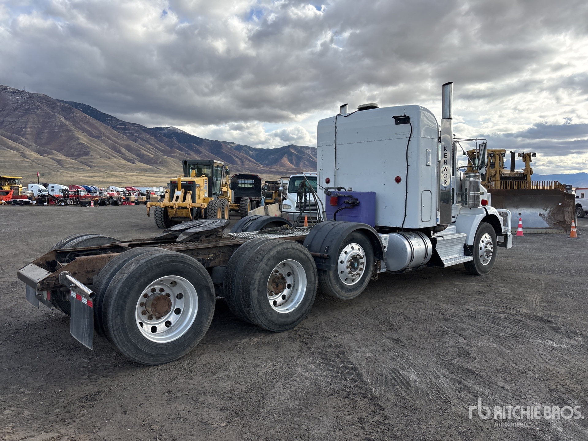 General Appearance with Imagen: esquina trasera derecha