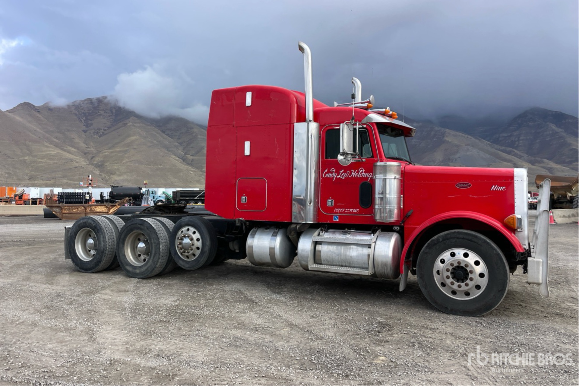 General Appearance with Picture, Right Front Corner