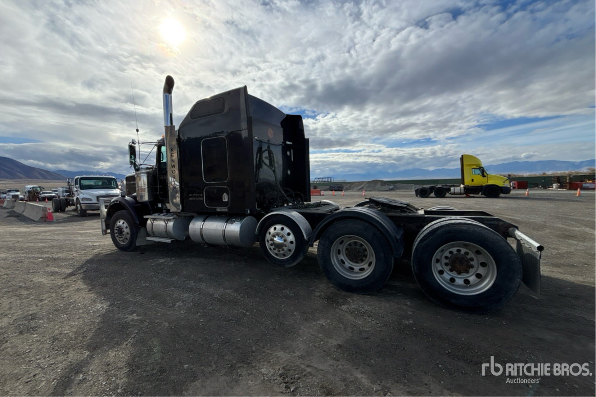 General Appearance with Imagen: esquina trasera izquierda