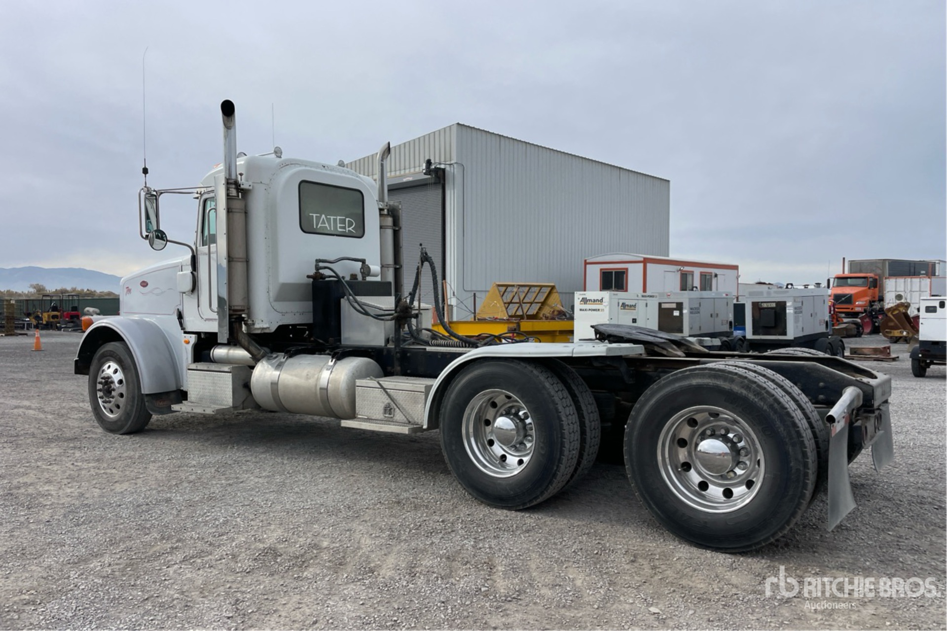 General Appearance with Foto, angolo posteriore sinistro