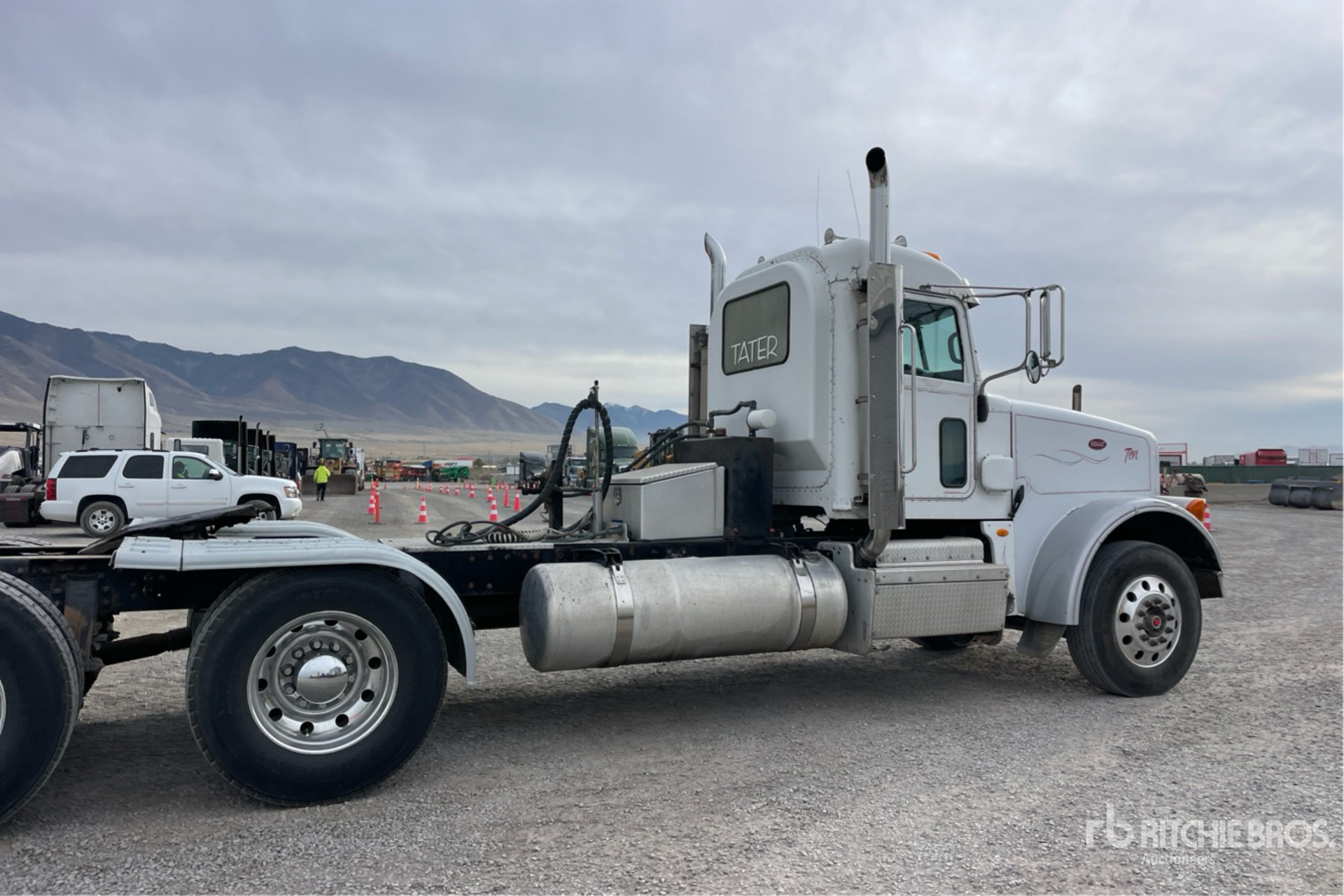 General Appearance with Foto, angolo anteriore sinistro