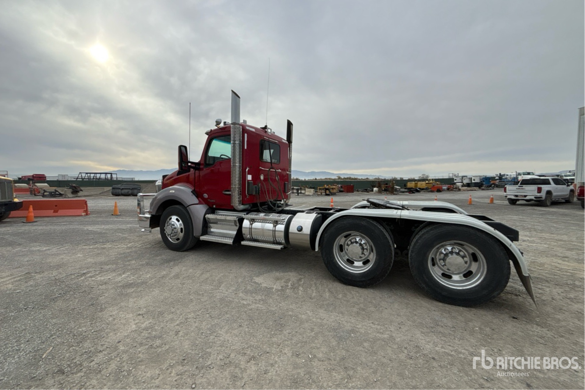 Aspect général with Image, coin arrière gauche