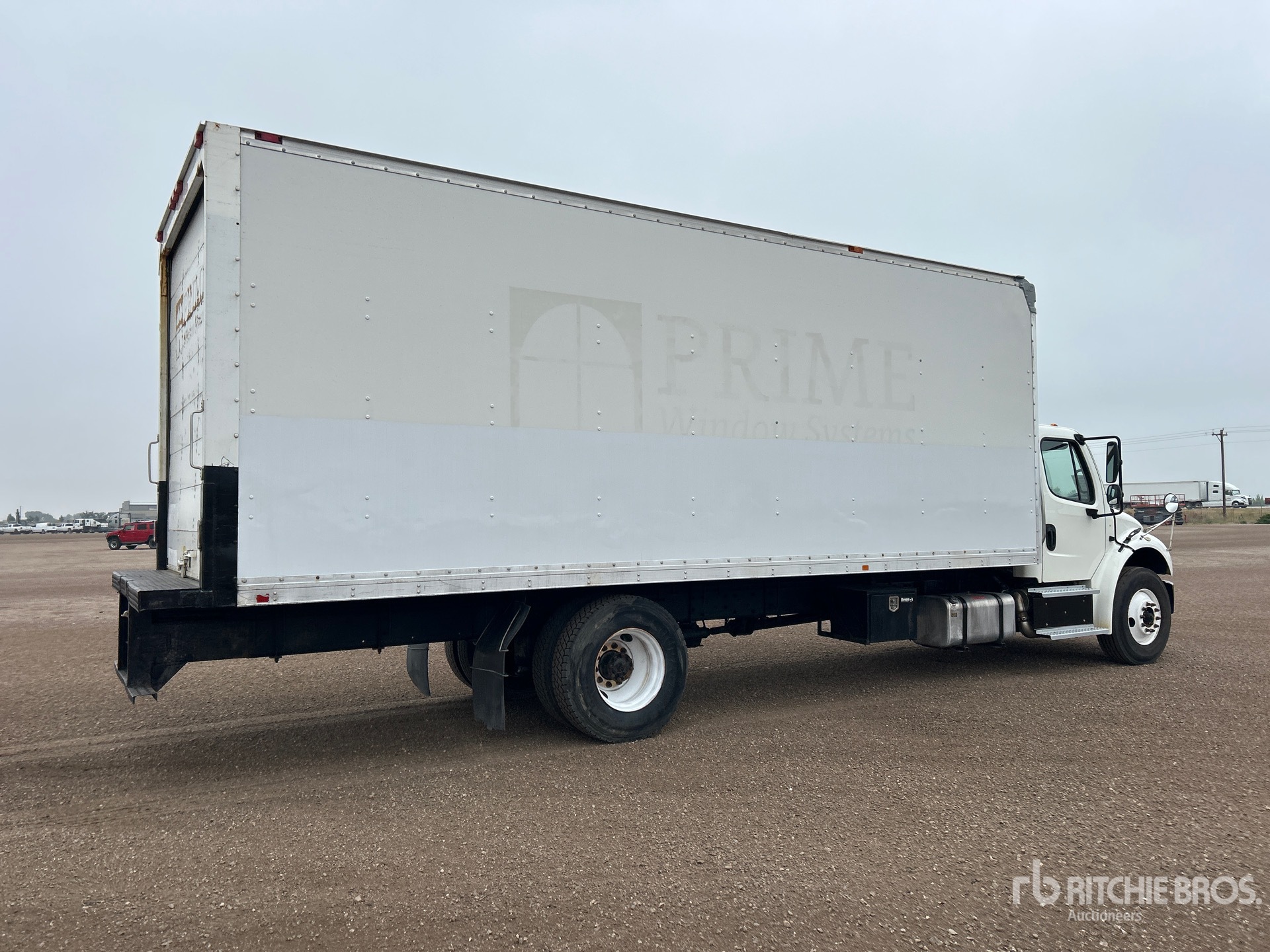 Aspect général with Image, coin arrière droit