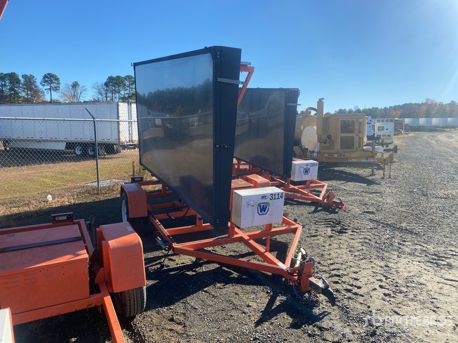 General Appearance with Bild, Ecke vorne rechts