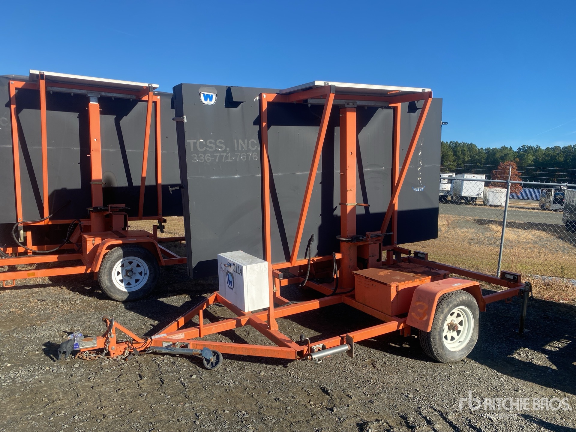 General Appearance with Bild, Ecke vorne links