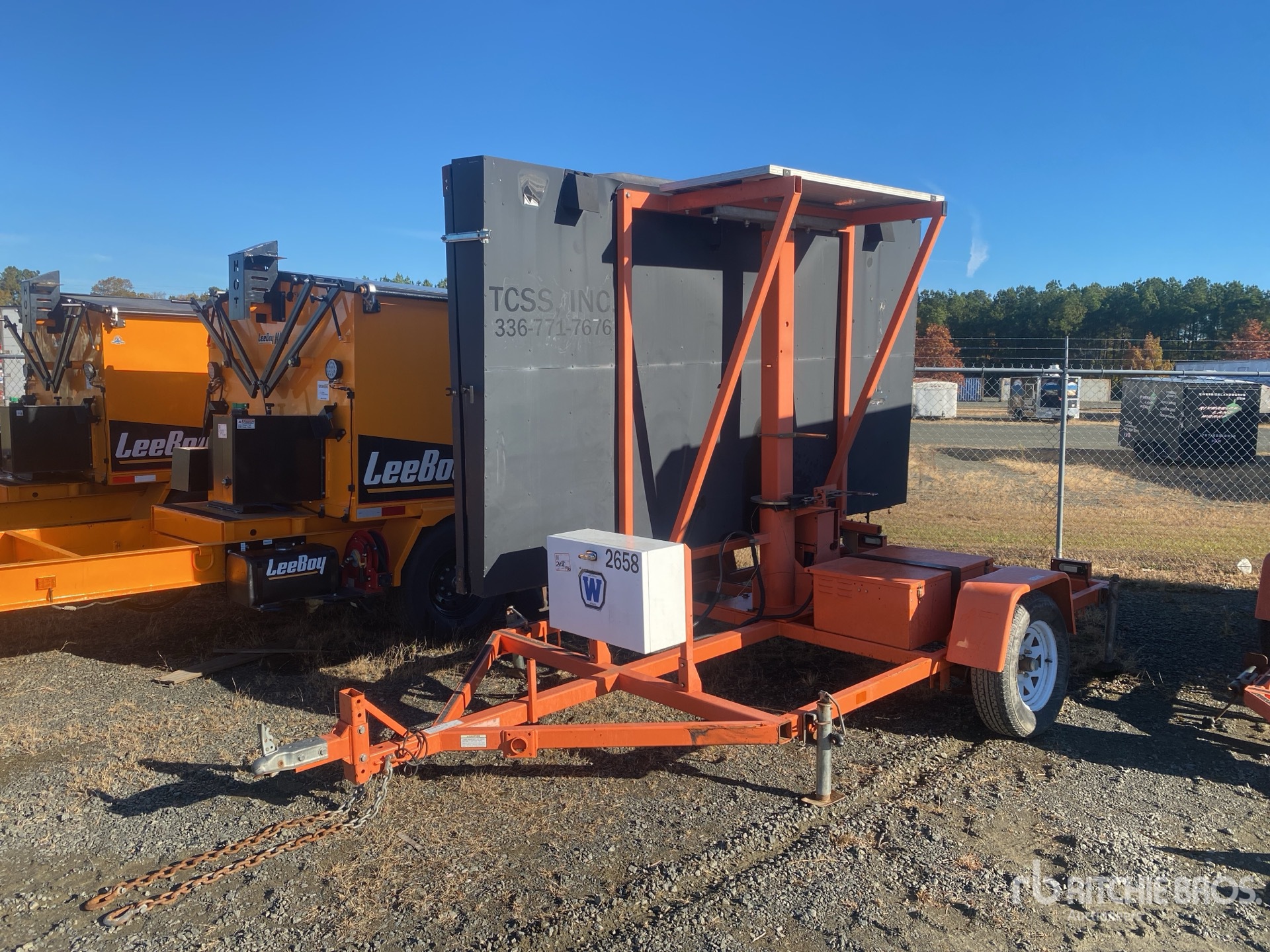 General Appearance with Bild, Ecke vorne links