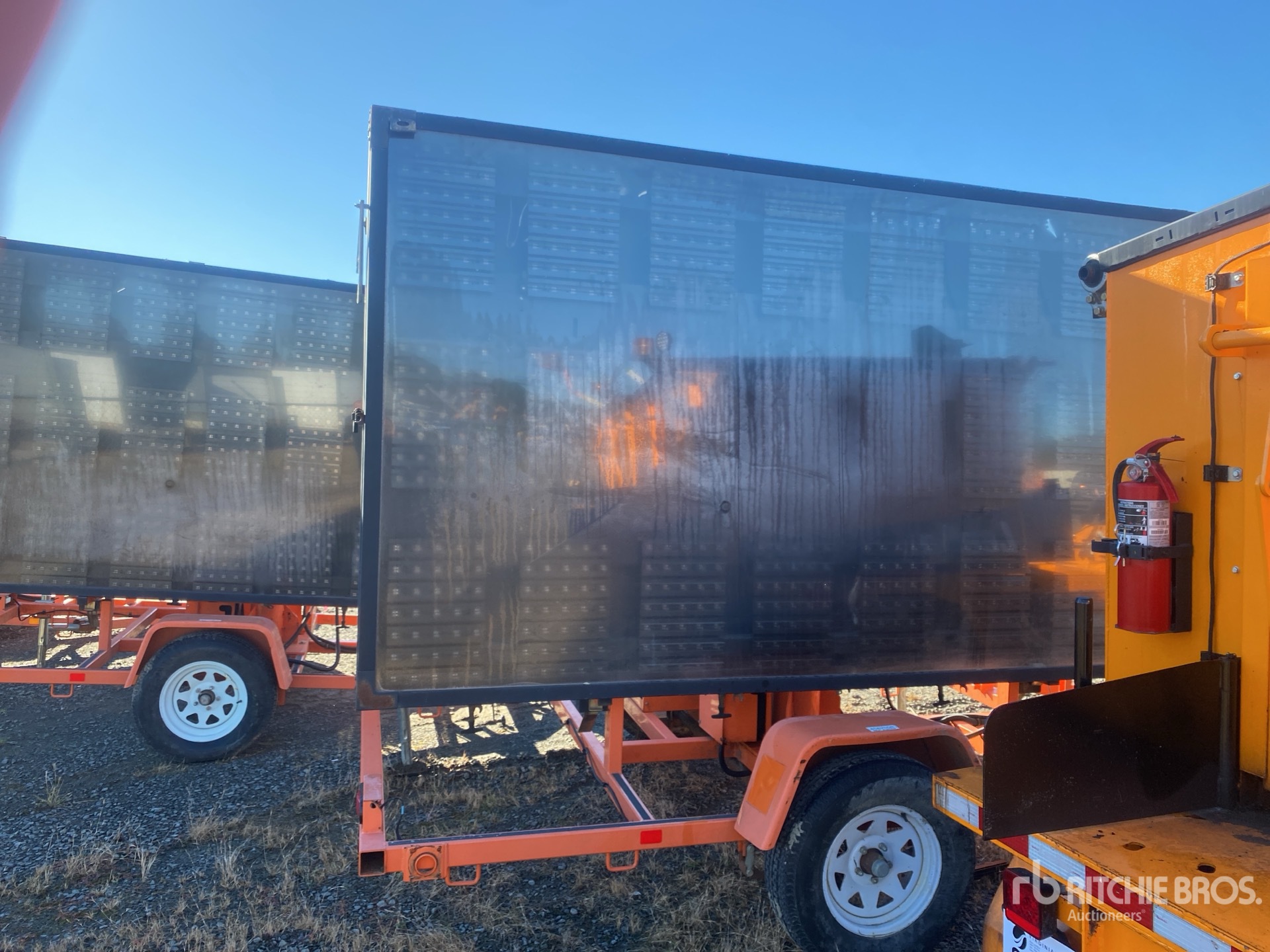 General Appearance with Bild, Ecke hinten rechts