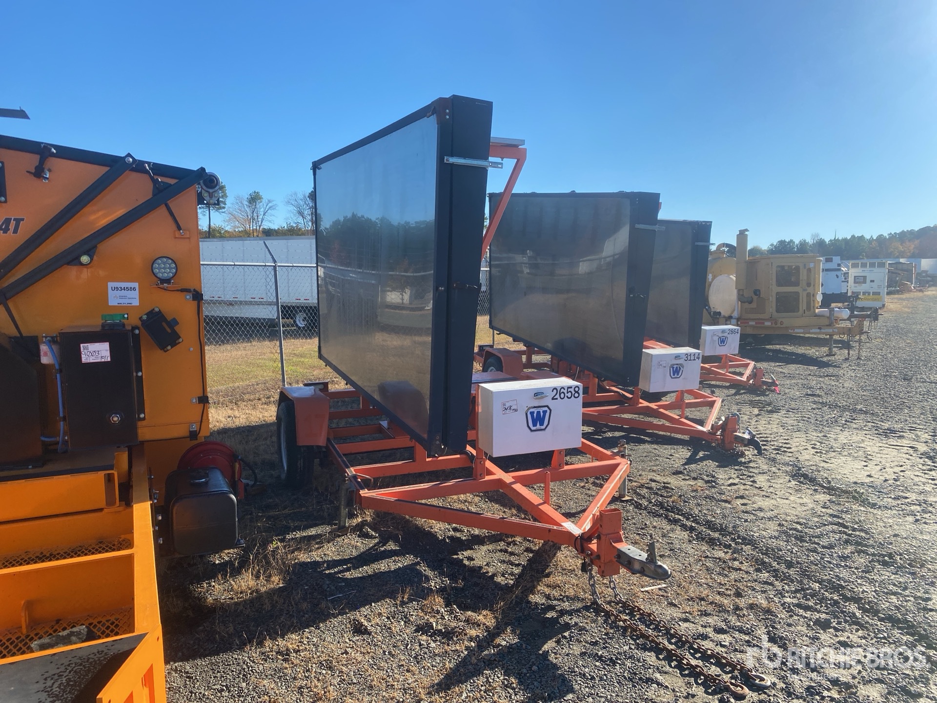 General Appearance with Bild, Ecke vorne rechts