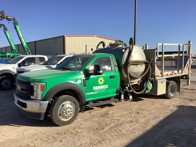 2019 Ford F-550 XL 4x4 Flatbed Truck w/ Vacuum Tank (Inoperable)